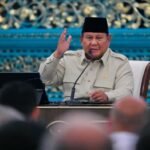 presiden-prabowo-subianto-saat-memberikan-taklimat-di-depan-para-pimpinan-kamar-dagang-dan-industri-indonesia-kadin-di-istana--1785493704351_169